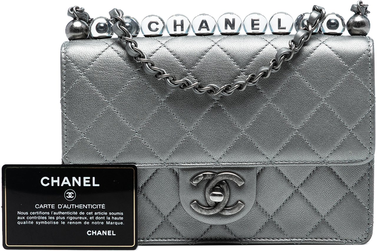Chanel Medium Quilted Metallic Goatskin Chic Pearls Flap Zilver