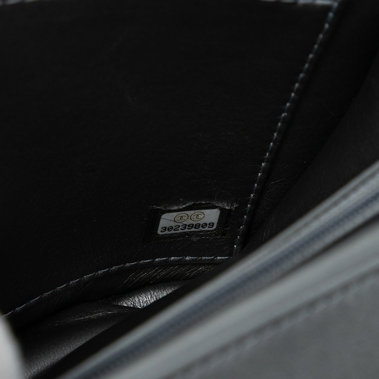 Chanel Medium Quilted Metallic Goatskin Chic Pearls Flap Zilver