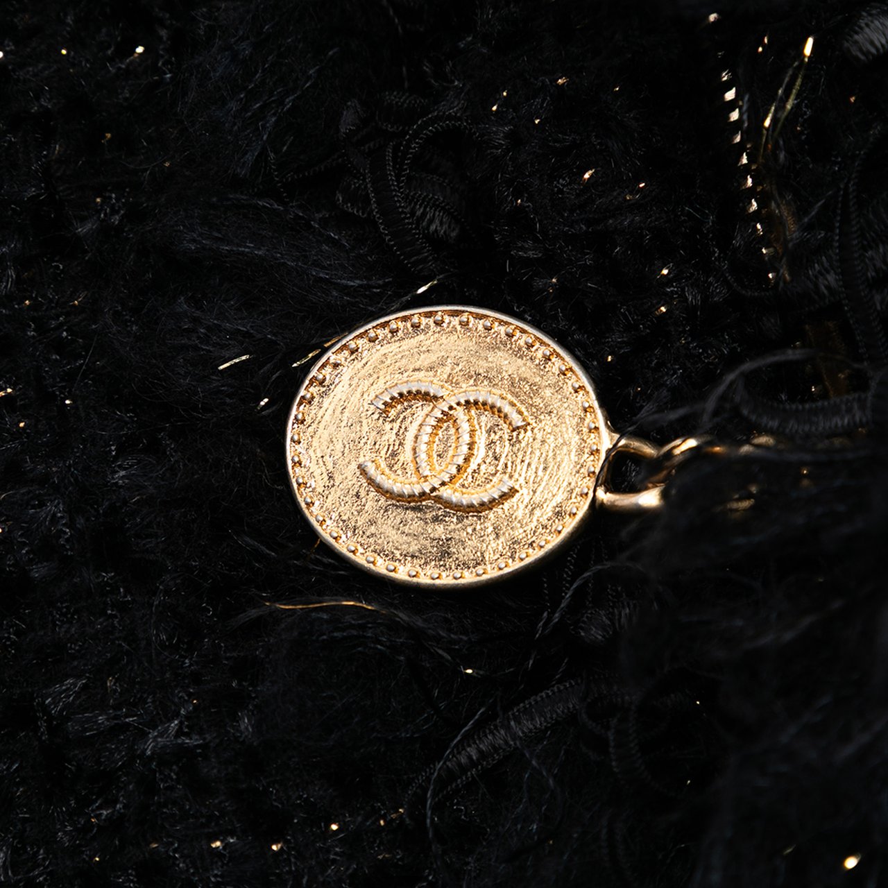 Chanel Paris Cosmopolite Tweed Fringe Clutch Zwart