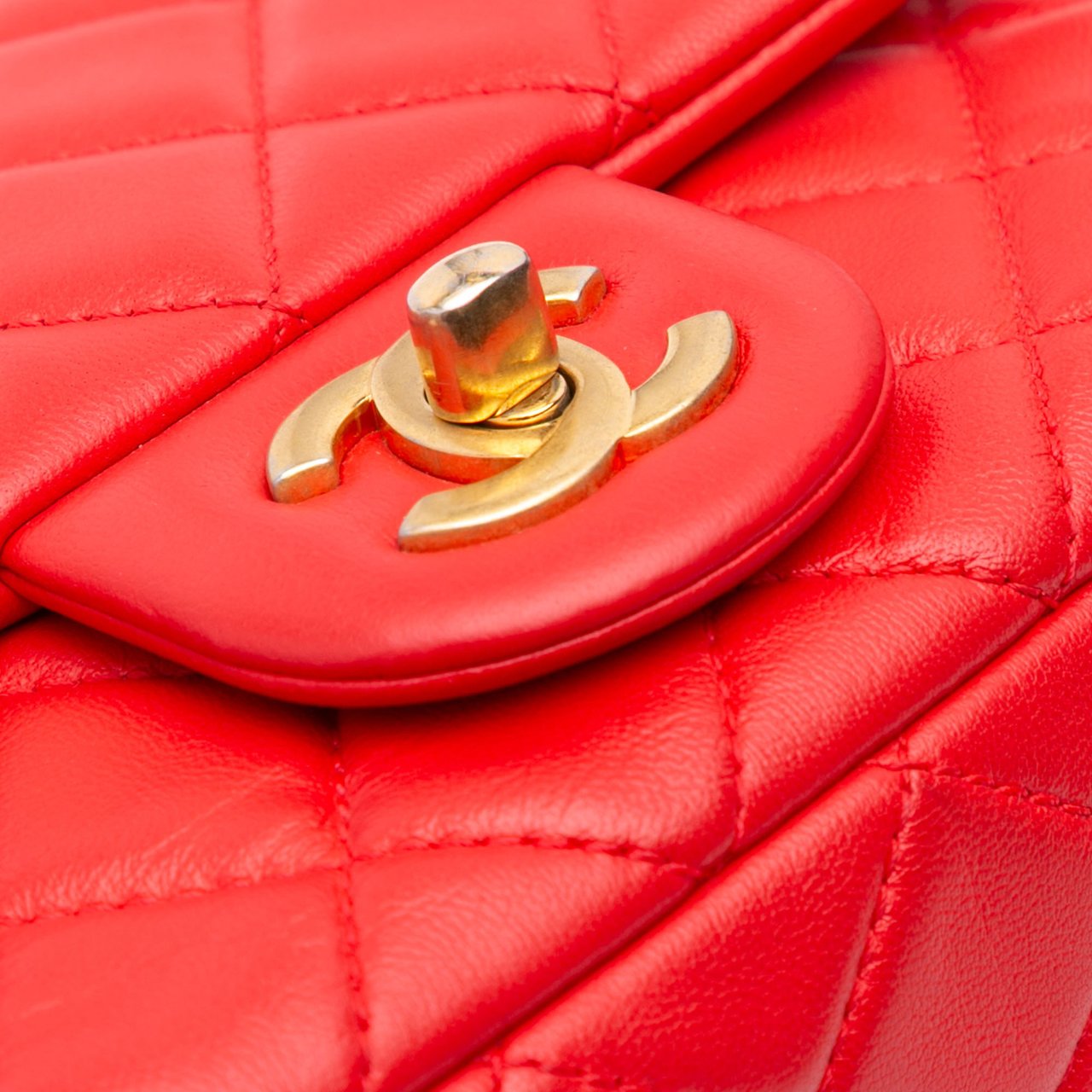 Chanel Mini Square Classic Lambskin Pearl Crush Single Flap Rood