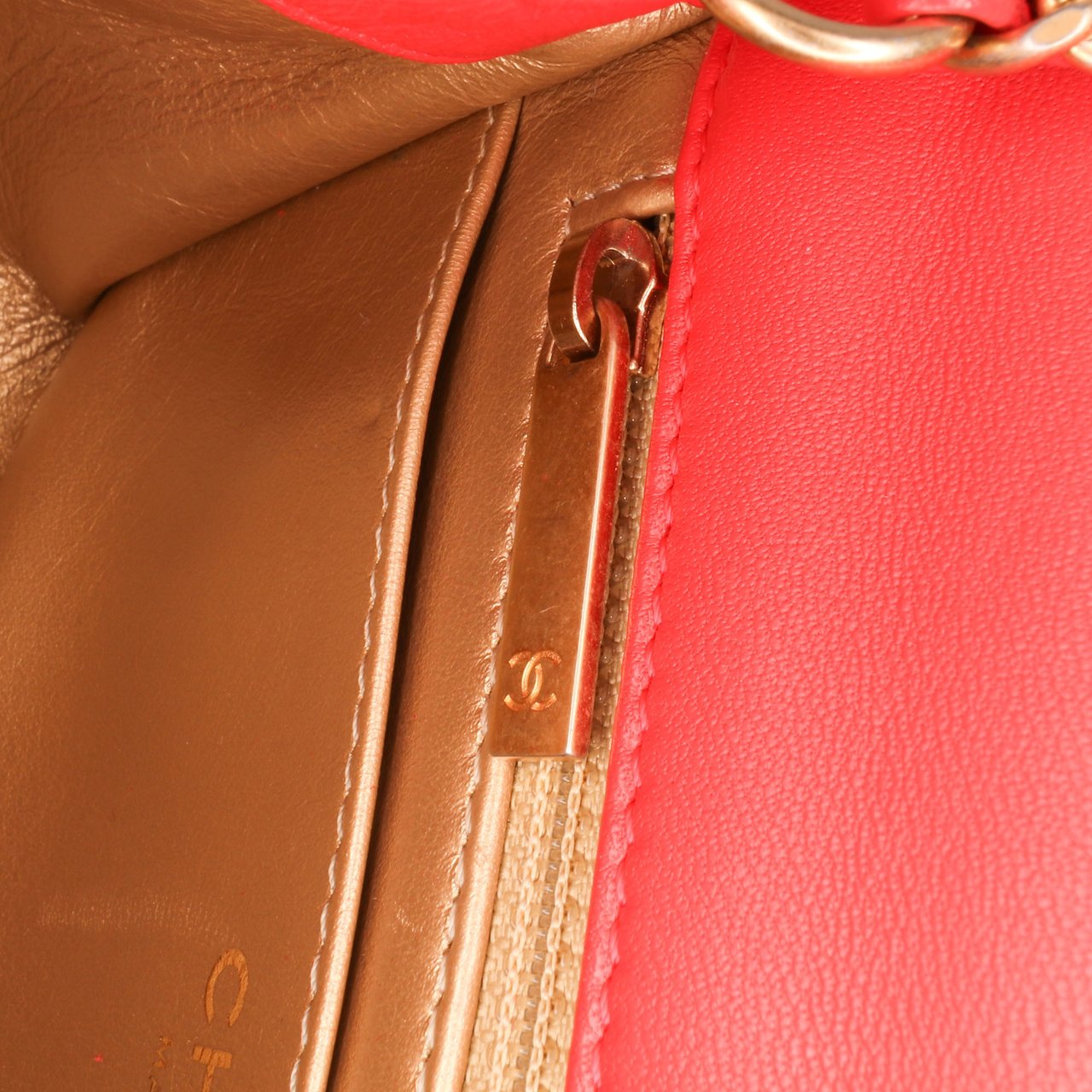 Chanel Mini Square Classic Lambskin Pearl Crush Single Flap Rood