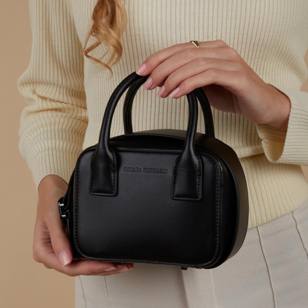 Chiara Ferragni Eyelike Kunstleer Crossbody Tas Zwart