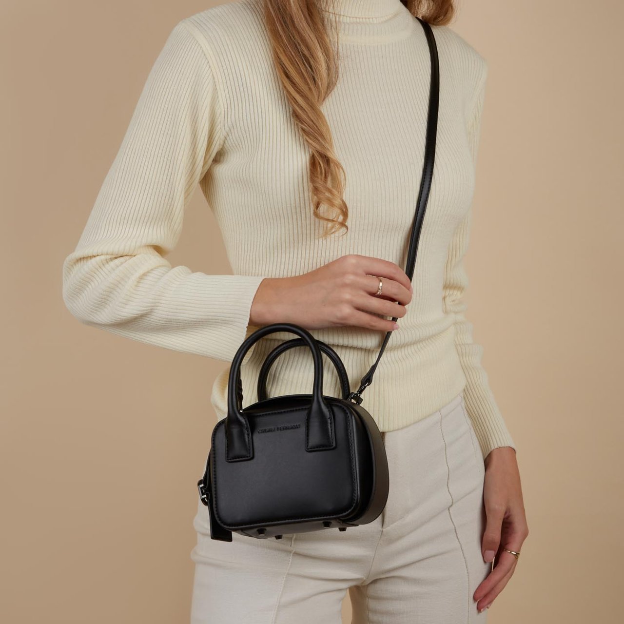 Chiara Ferragni Eyelike Kunstleer Crossbody Tas Zwart