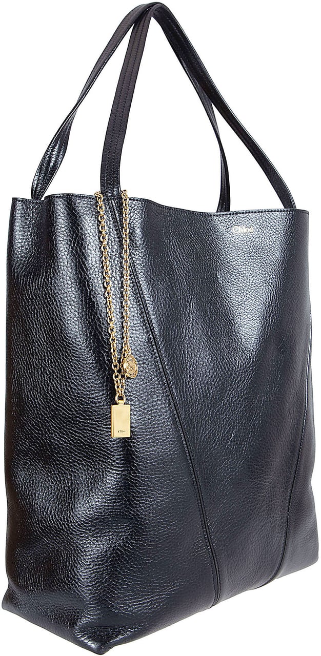 Chloé Textured Leather Tote with Gold-tone Chain Accents Grijs
