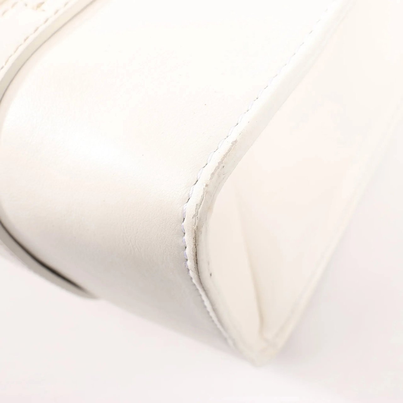 Chloé Chloé Woody Medium Leather Handbag in White Wit