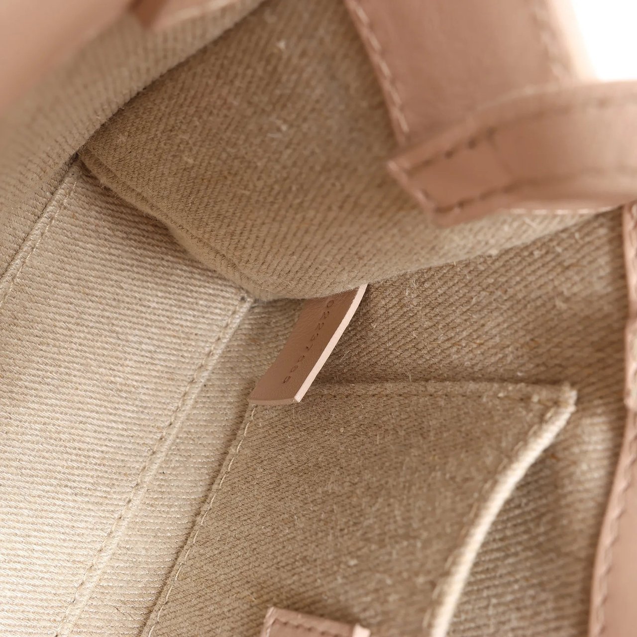 Chloé Chloé Woody Mini Leather 2Way Handbag in Pink Roze