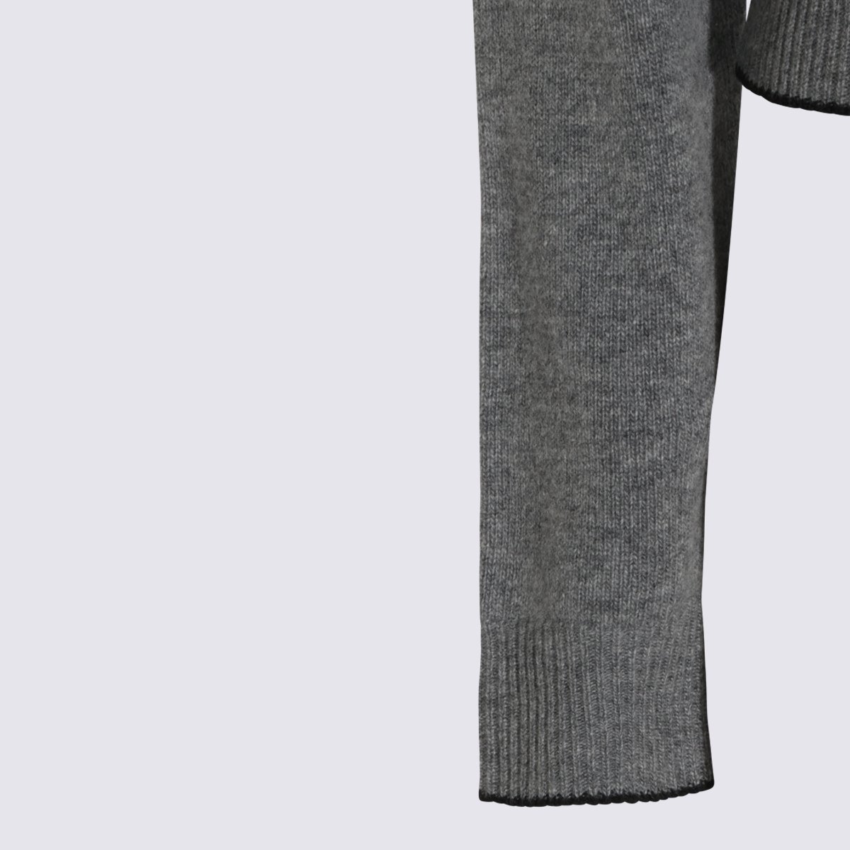Chloé Cropped Long-Sleeved Sweater with Button-Down Front and Heart Patch Grijs