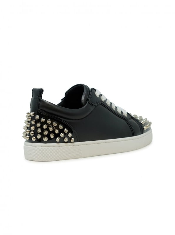 Christian Louboutin CHRISTIAN LOUBOUTIN 1250302 B601 LOUISE JUNIOR SPIKES BLACK NAPPA SNEAKERS Zwart