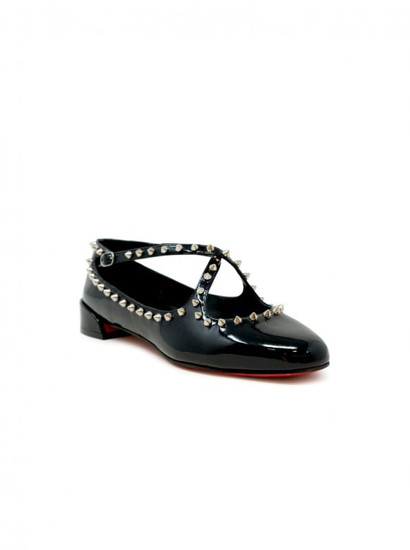 Christian Louboutin CHRISTIAN LOUBOUTIN 3240521 B439 BLACK PATENT LEATHER PILOUTA JANE SPIKES FLAT BALLERINAS Zwart