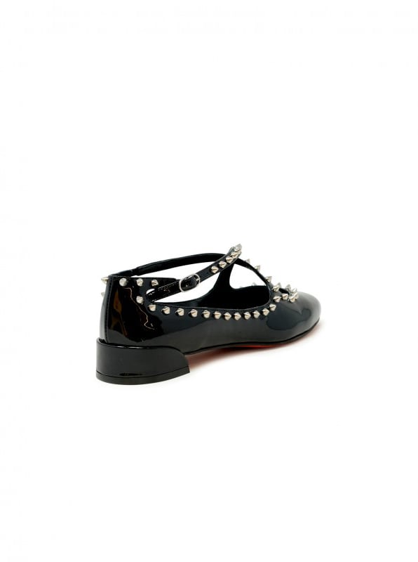 Christian Louboutin CHRISTIAN LOUBOUTIN 3240521 B439 BLACK PATENT LEATHER PILOUTA JANE SPIKES FLAT BALLERINAS Zwart