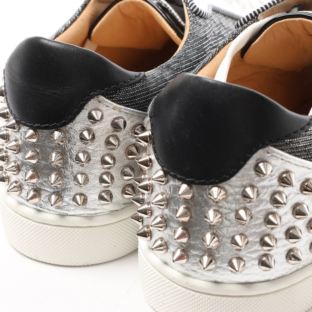 Christian Louboutin Seavaste 2 Orlato Spiked Leather Casual Sneakers in Gray, Size 41 EU Grijs