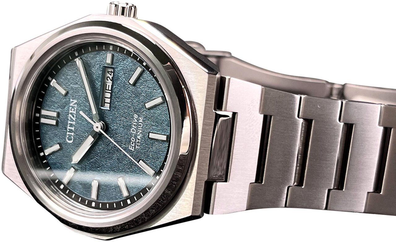 Citizen AW0130-85XC Zenshin Super Titanium horloge Groen