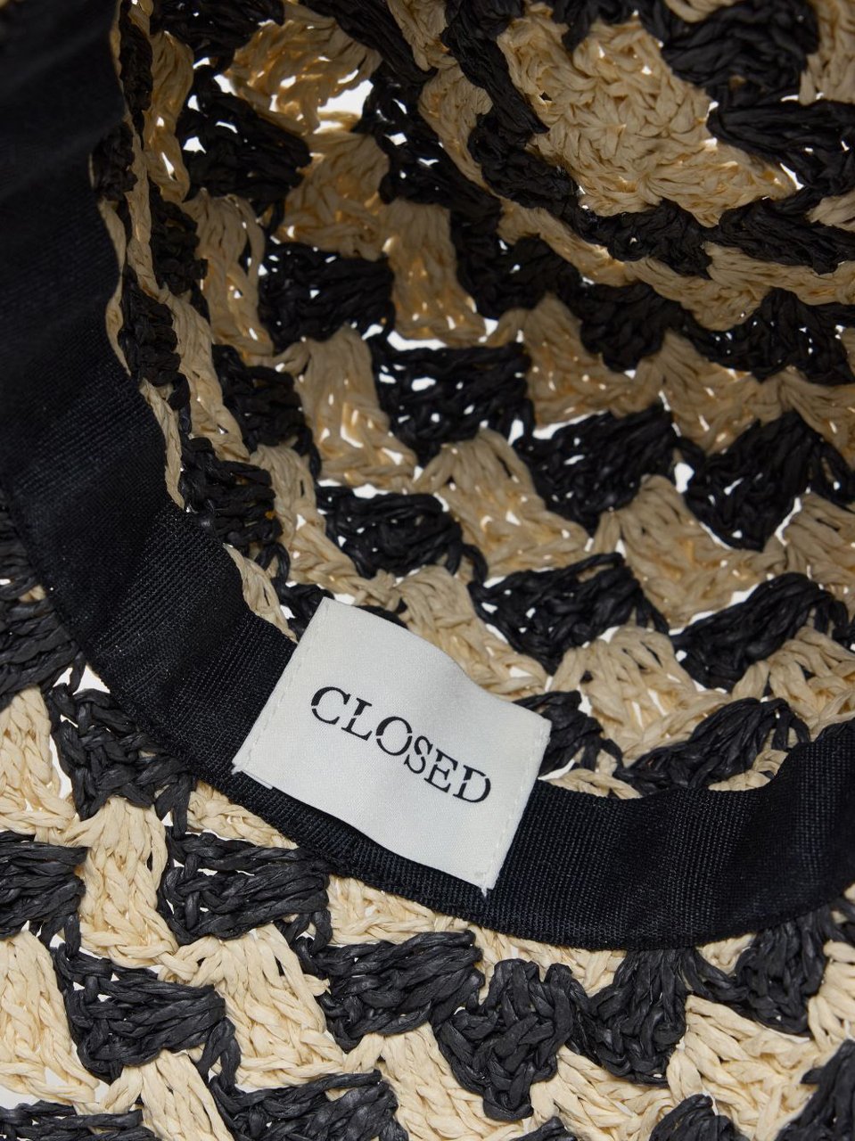 Closed Hats Black Zwart