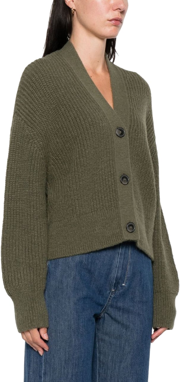 Closed Sweaters Green Groen