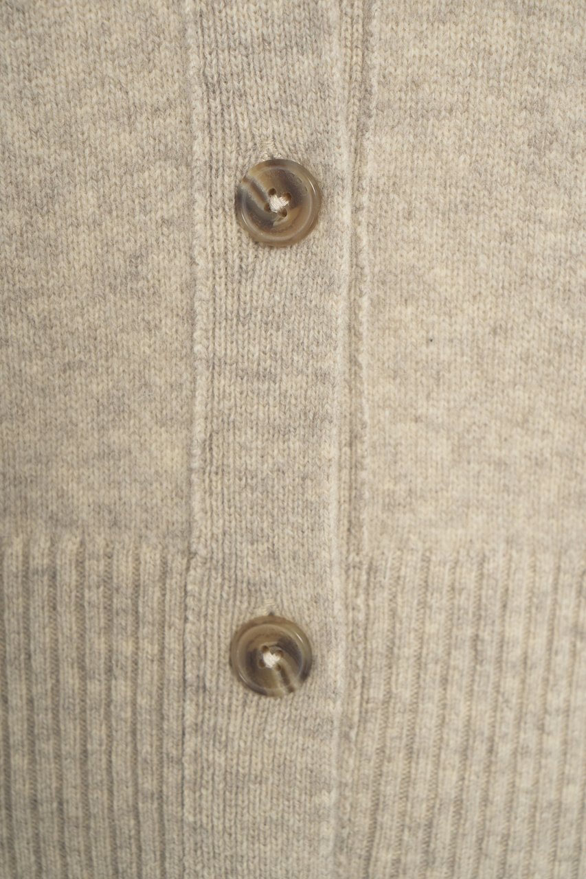 Closed Cardigan with V-neck Beige