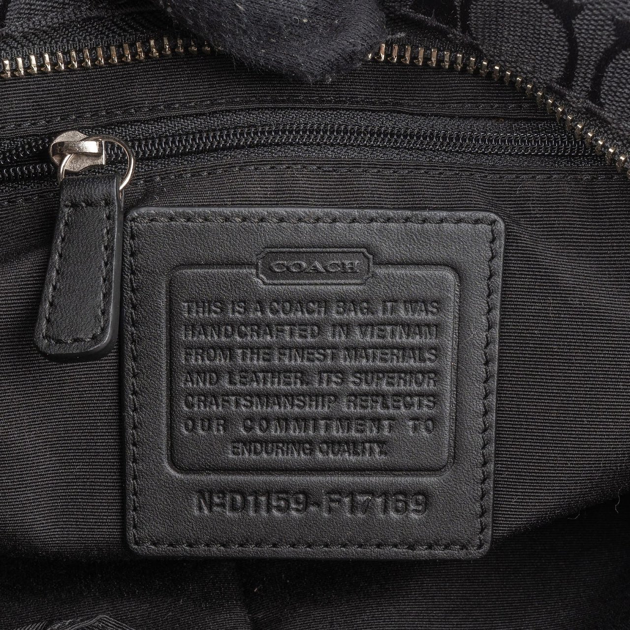 Coach Coach Monogram Signature Soho Buckle Flap Shoulder Bag Zwart