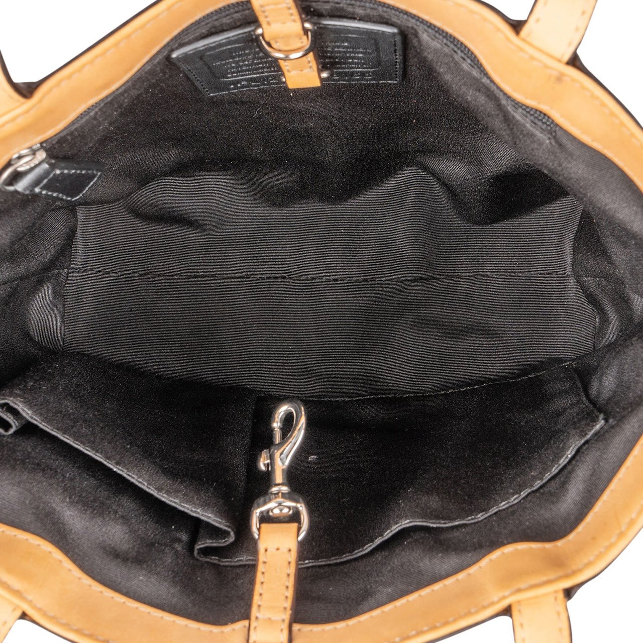 Coach Monogram Patent Leather Signature Embossed Handbag Zwart