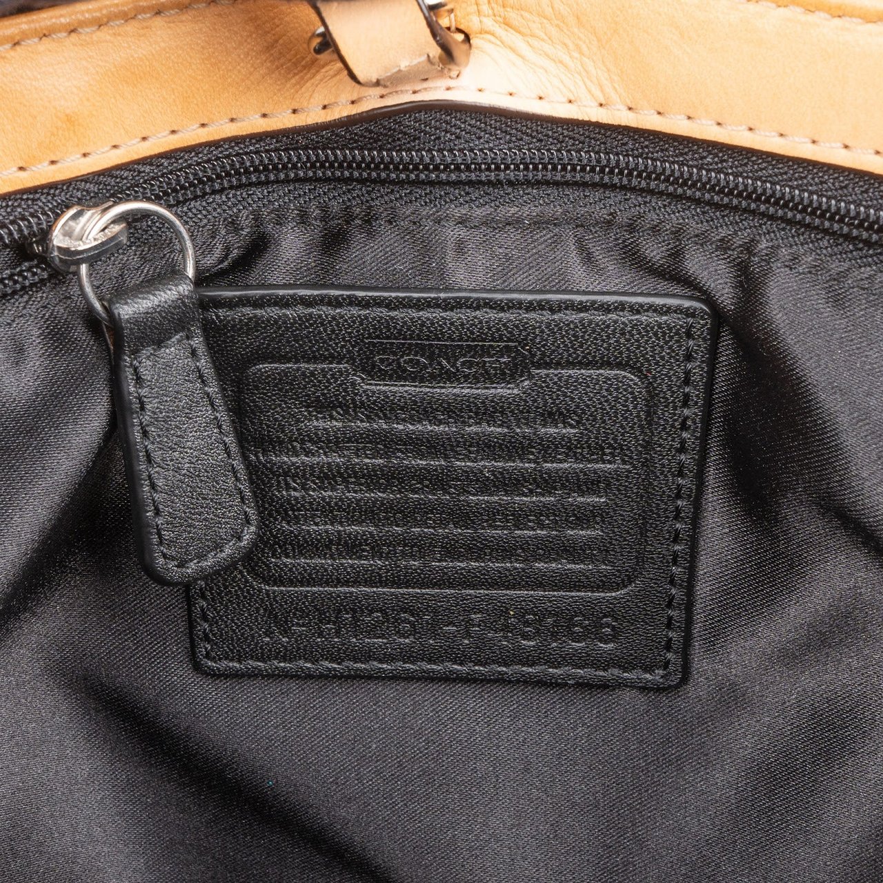 Coach Monogram Embossed Patent Leather Signature C Tote Handbag Zwart