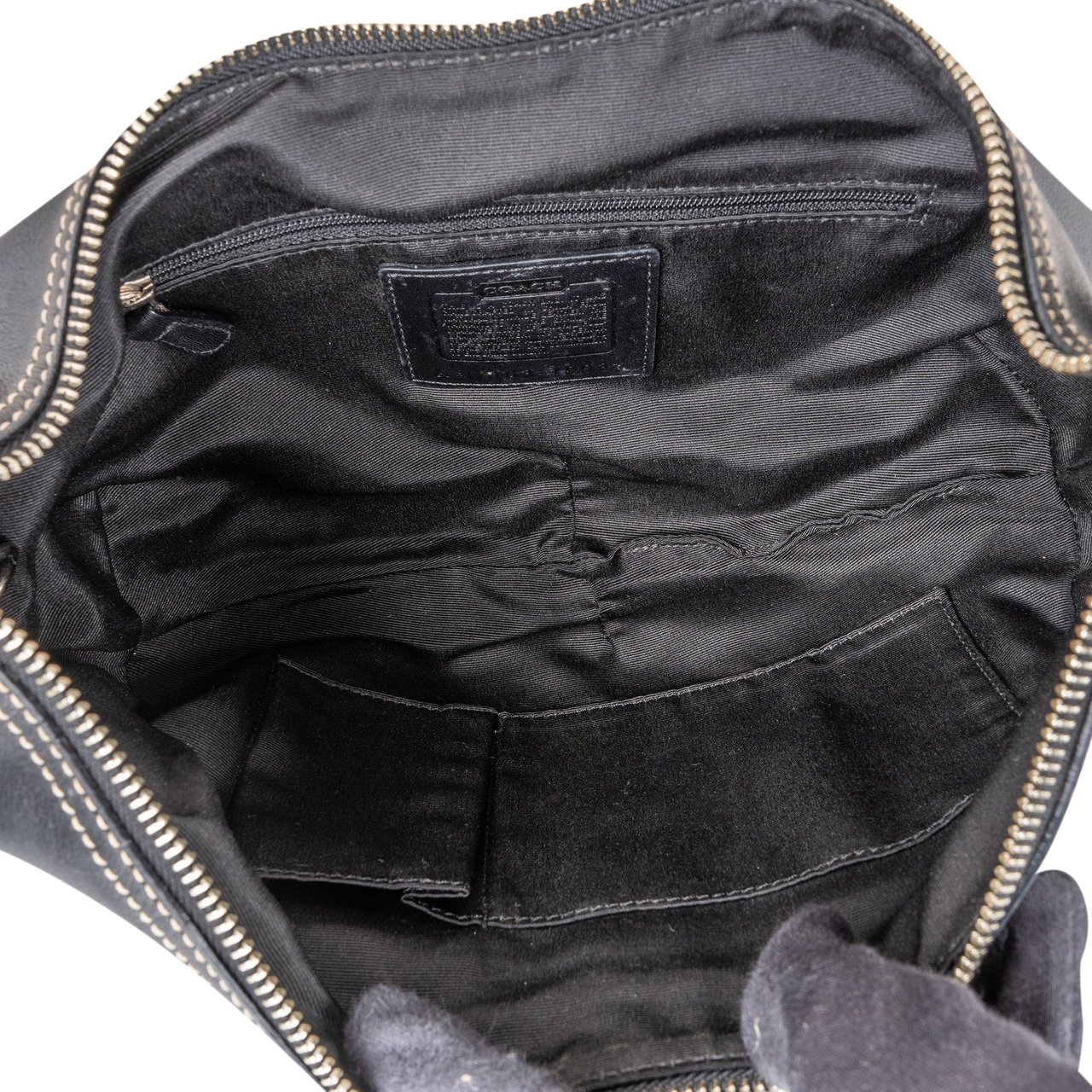 Coach Coach Classic Leather Hobo Bag Zwart