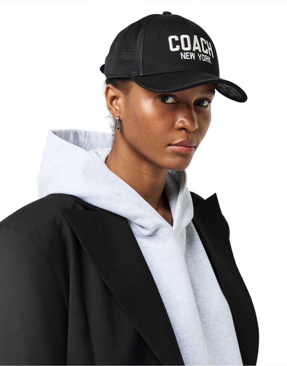 Coach Embroidered Logo Trucker Hat Cap Zwart