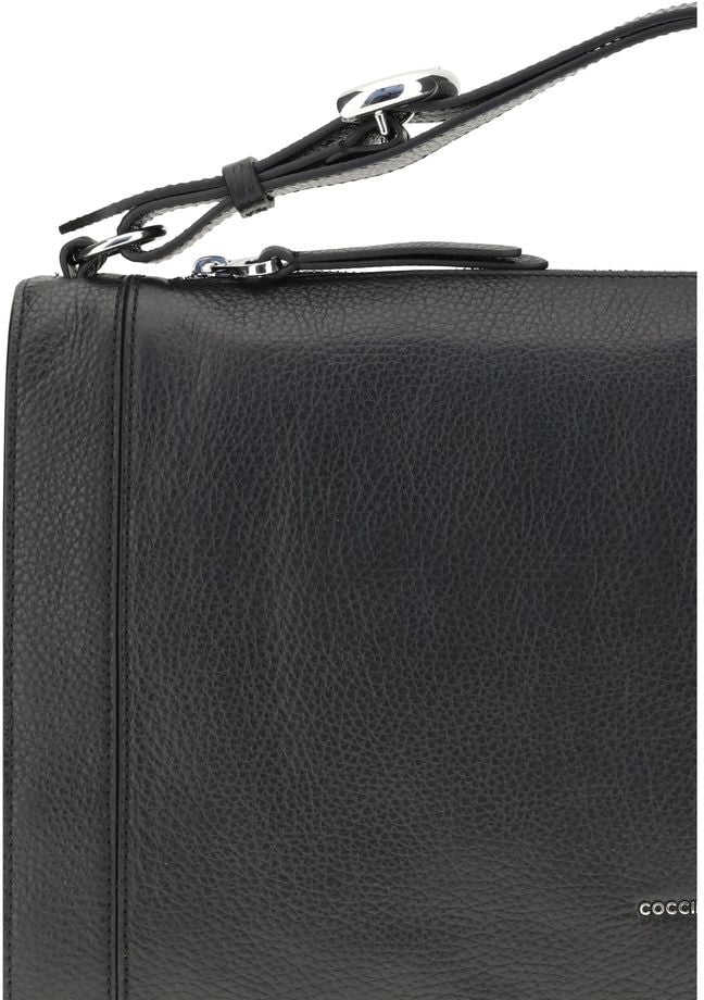 Coccinelle Coccinelle Black Calf Leather Bos Taurus Handbag Zwart