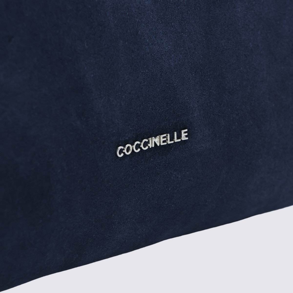 Coccinelle Suede Handbag with Braided Handle and Minimalist Design Zwart