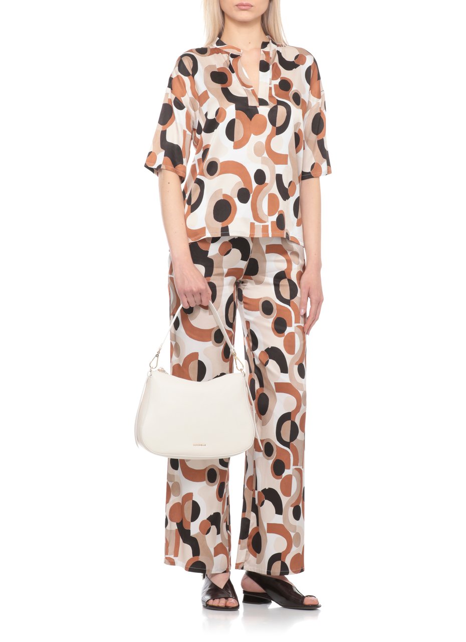 Coccinelle Ivory Leather Nory Small Shoulder Bag With Minimalist Design Neutraal