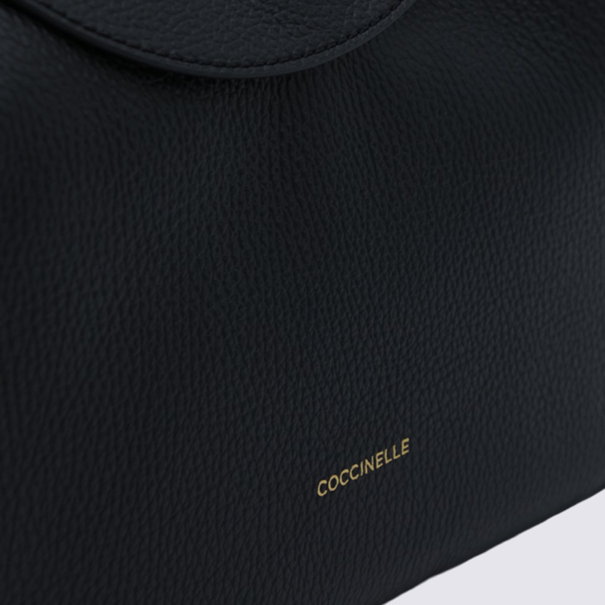 Coccinelle Structured Handbag with Braided Handle and Gold Accents Zwart