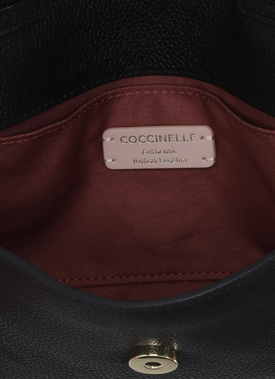 Coccinelle Textured Leather Shoulder Bag With Magnetic Closure Zwart