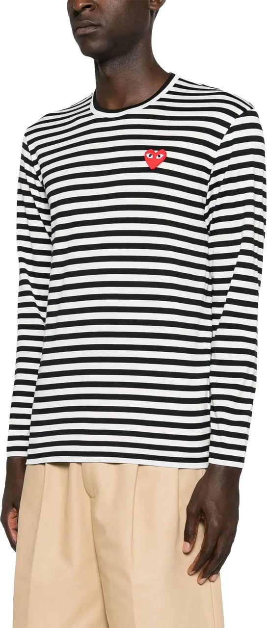 Comme des Garçons T-shirt Red Emblem Red Heart Black/white Wit