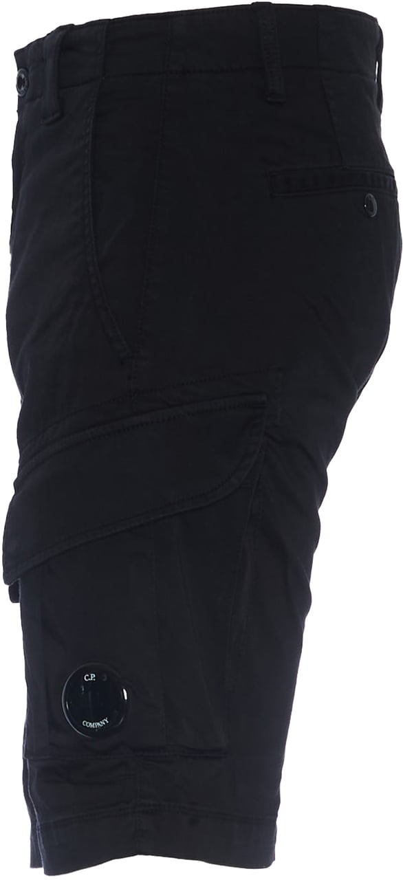 CP Company Sateen Strech Cargo Short Zwart