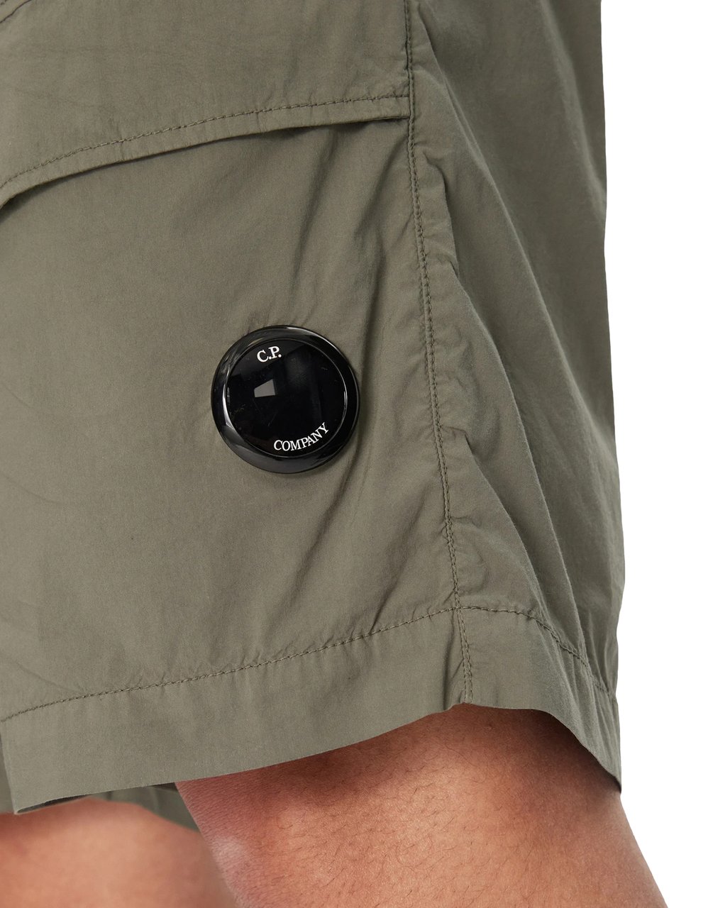 CP Company Lens Logo Cargo Stretch Bermuda Shorts Groen