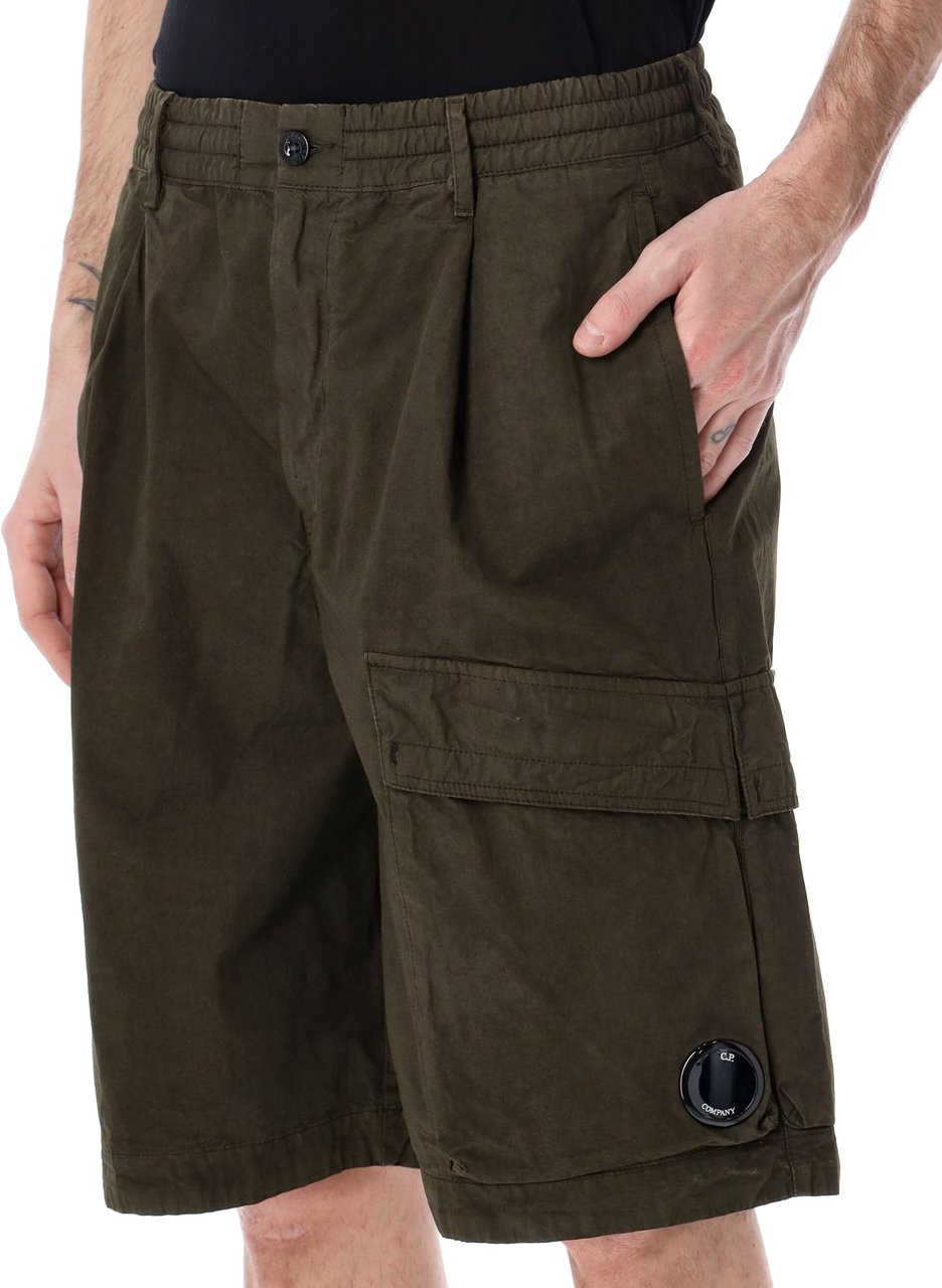 CP Company Cargo Boxy Lens Shorts Dk Olive Groen