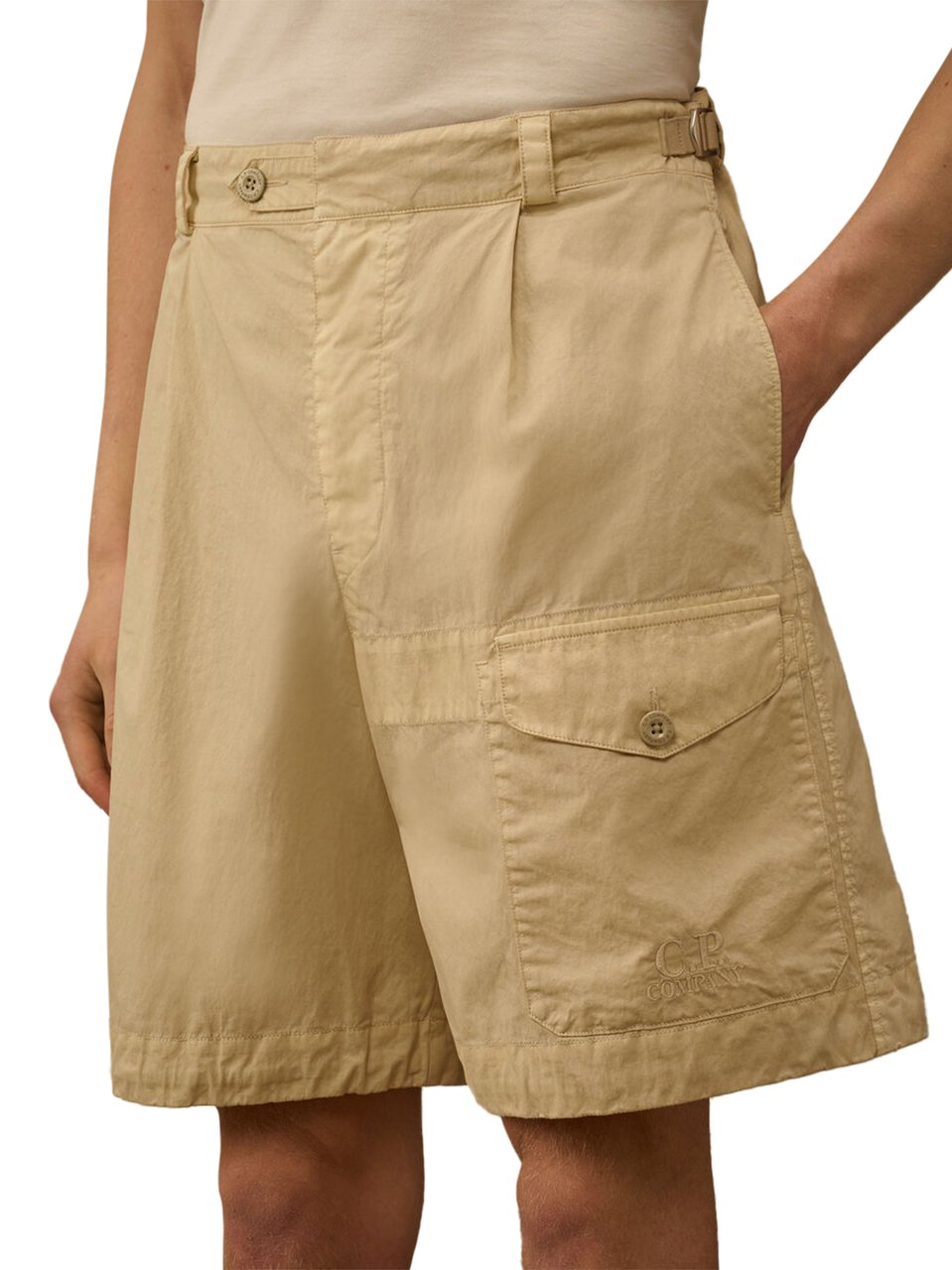 CP Company Relaxed Fit Cargo Shorts with Adjustable Tabs Neutraal