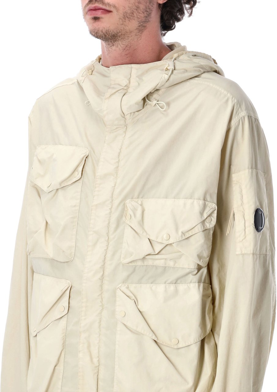 CP Company Outerwear Medium Jacket In Flatt Nylon Frozen Ecru Wit