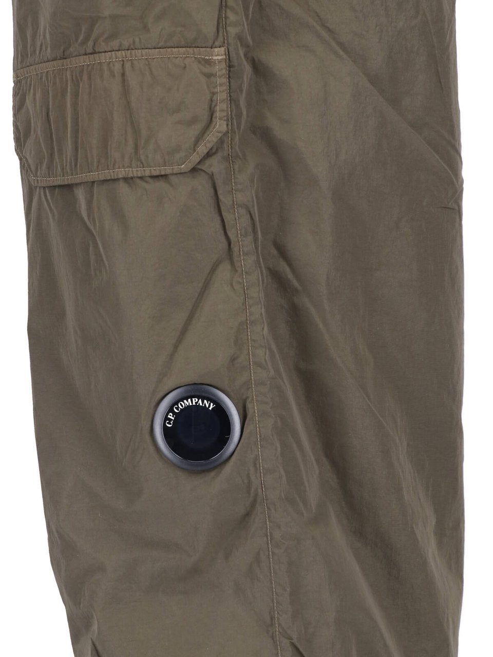 CP Company Utility-Inspired Cargo Pants With Distinctive Lens Detail Groen