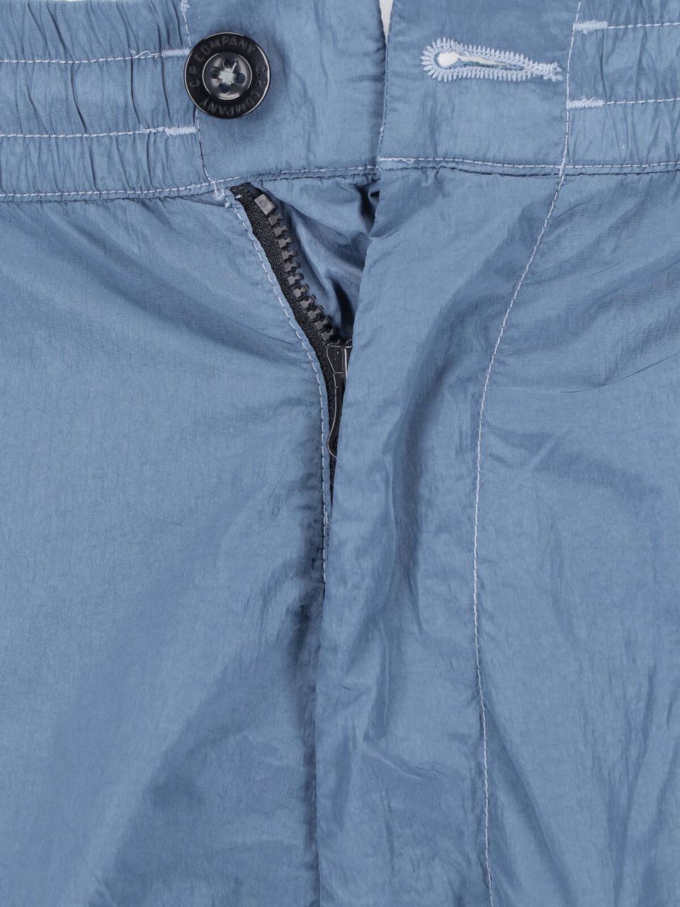 CP Company Wide-Leg Cargo Pants with Lens Detail and Smooth Fabric Blauw
