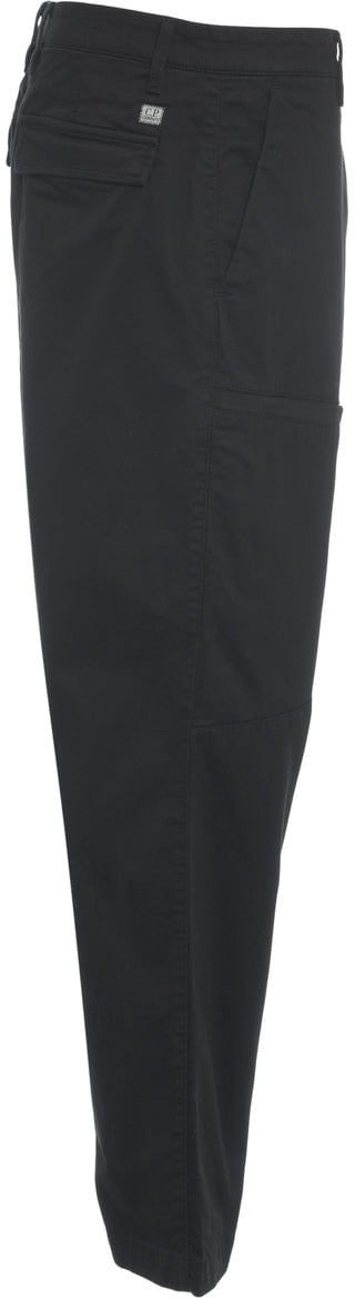 CP Company Cargo pants with logo patch Zwart