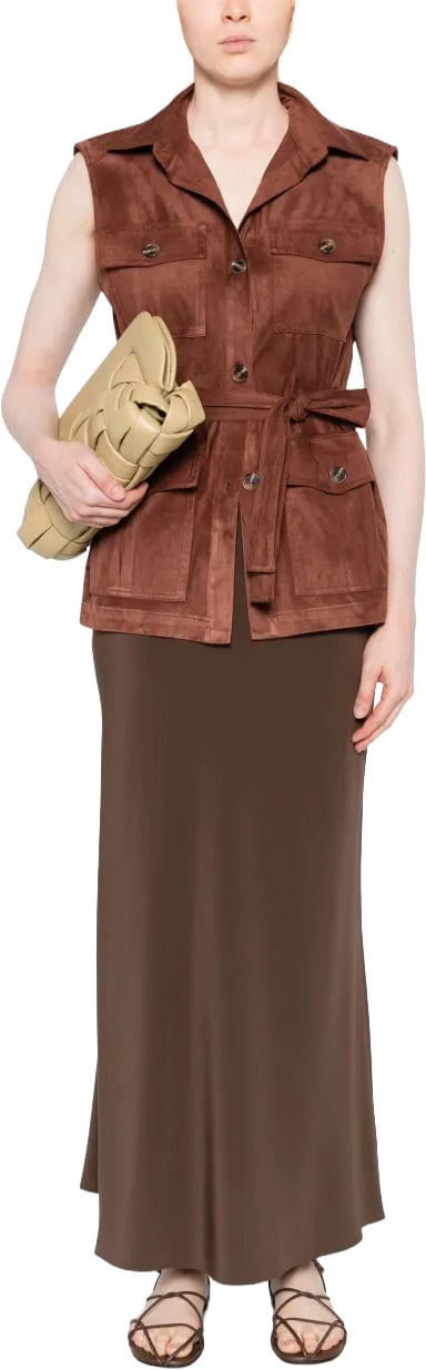 D-Exterior Tailored Sleeveless Gilet With Minimalist Design Bruin