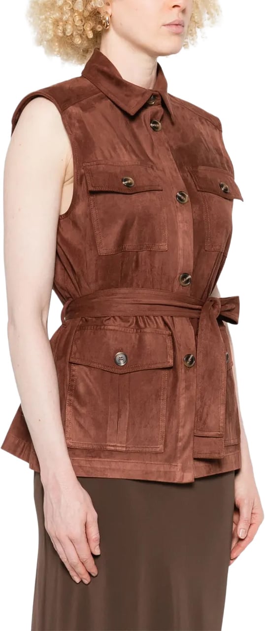 D-Exterior Tailored Sleeveless Gilet With Minimalist Design Bruin