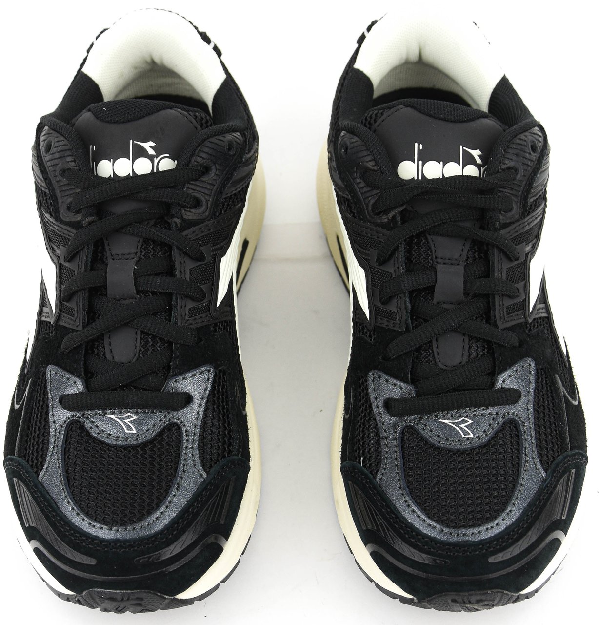 Diadora Mythos Star Black Zwart