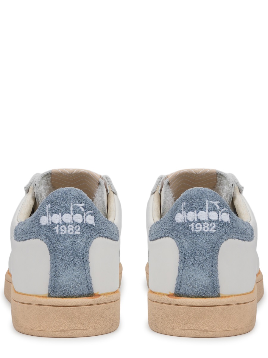 Diadora Prestige Plain Used Suede Sneakers Wit
