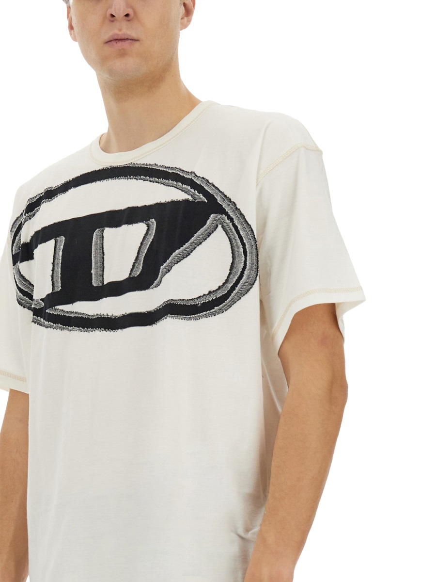 Diesel T-SHIRT WITH MAXI OVAL D Wit