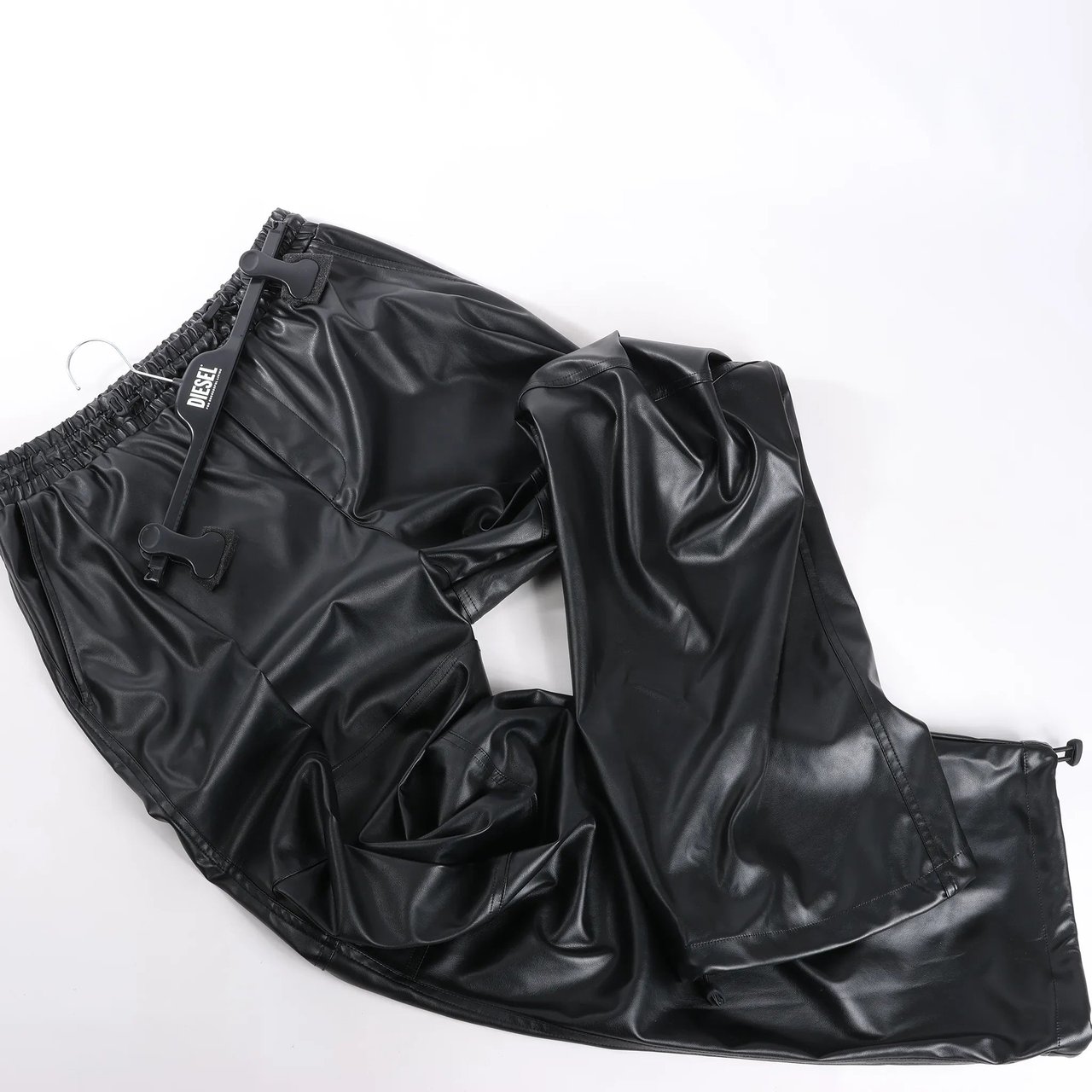 Diesel DIESEL Oversized Cargo Coated Fabric Trousers in Black p-MARTY-LTH, Size 48 IT Zwart