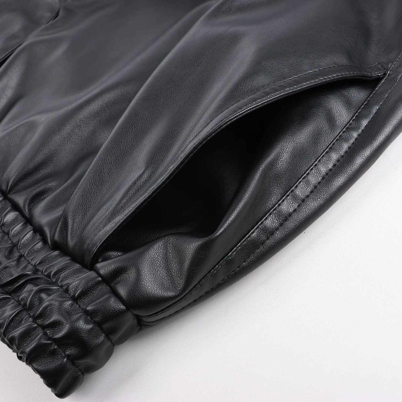 Diesel DIESEL Oversized Cargo Coated Fabric Trousers in Black p-MARTY-LTH, Size 48 IT Zwart