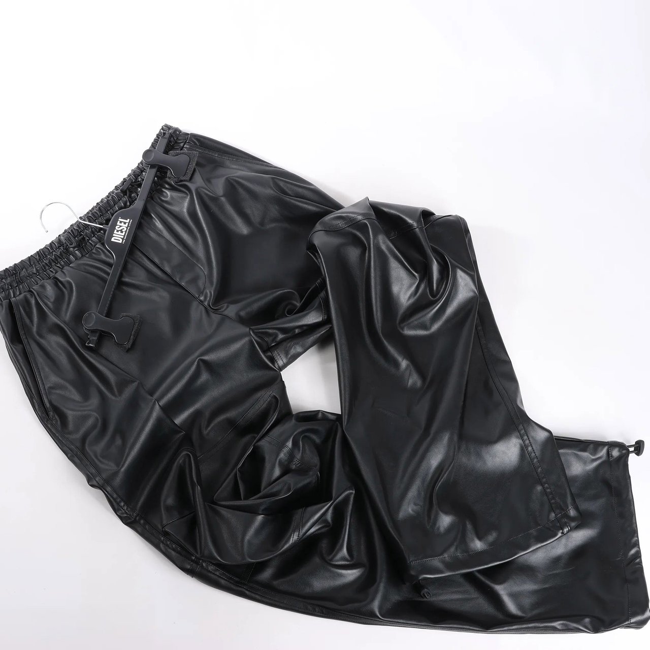 Diesel DIESEL Oversized Cargo Coated Fabric Trousers in Black p-MARTY-LTH, Size 48 IT Zwart