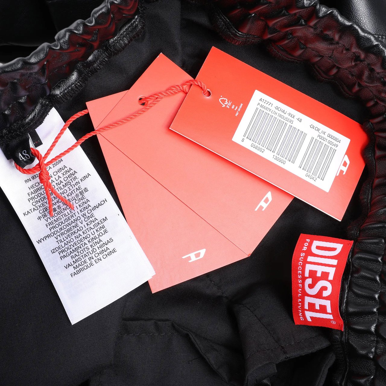 Diesel DIESEL Oversized Cargo Coated Fabric Trousers in Black p-MARTY-LTH, Size 48 IT Zwart