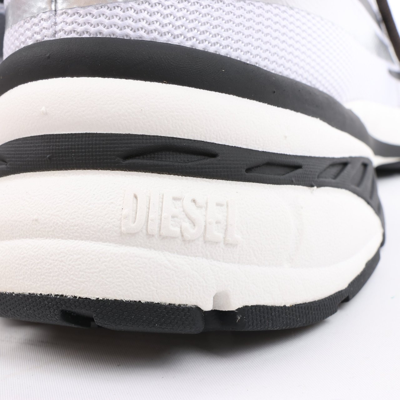 Diesel Diesel D-Airspeed Low-Striped Sneakers in Coated Ripstop in Silver, Size 43 EU Zilver