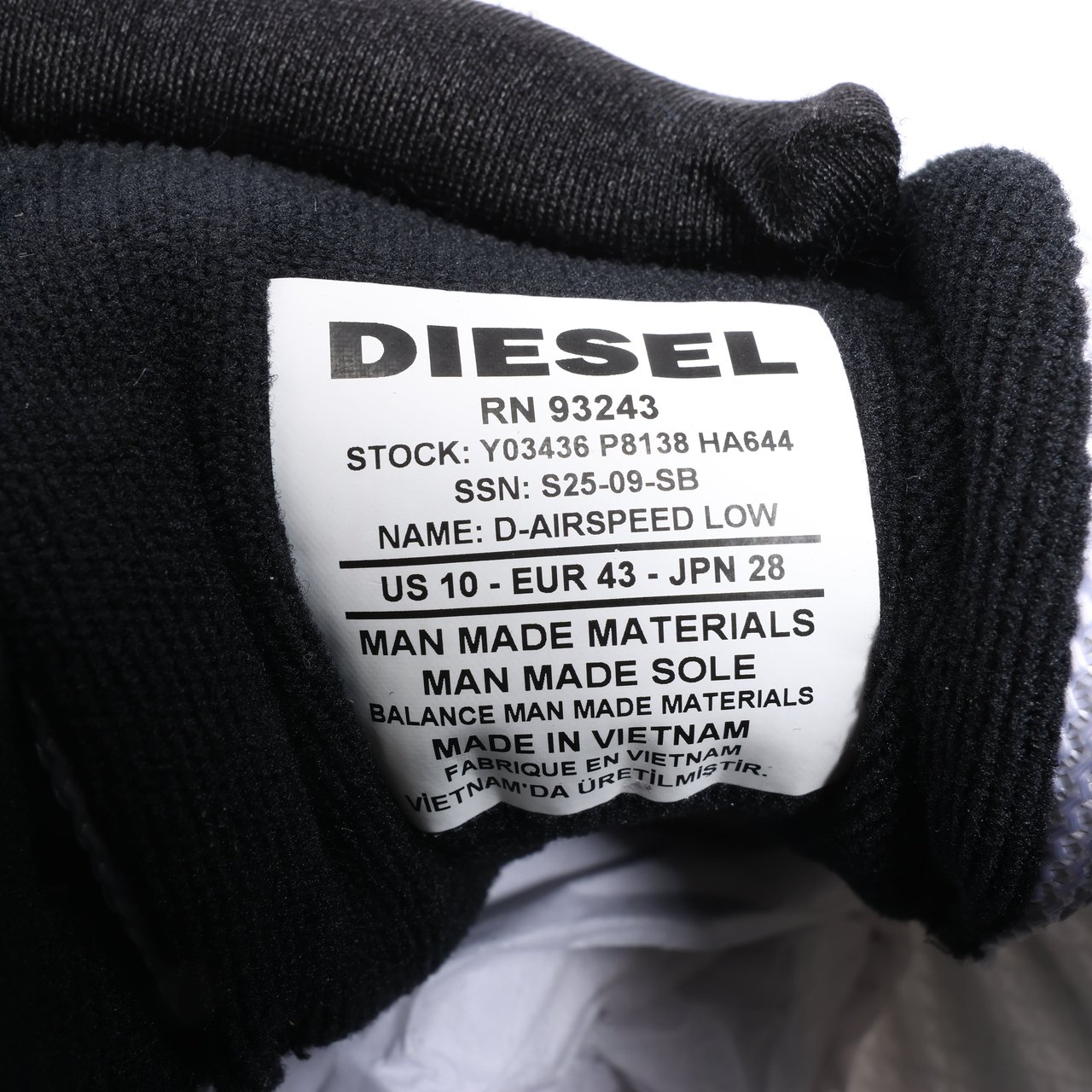 Diesel Diesel D-Airspeed Low-Striped Sneakers in Coated Ripstop in Silver, Size 43 EU Zilver