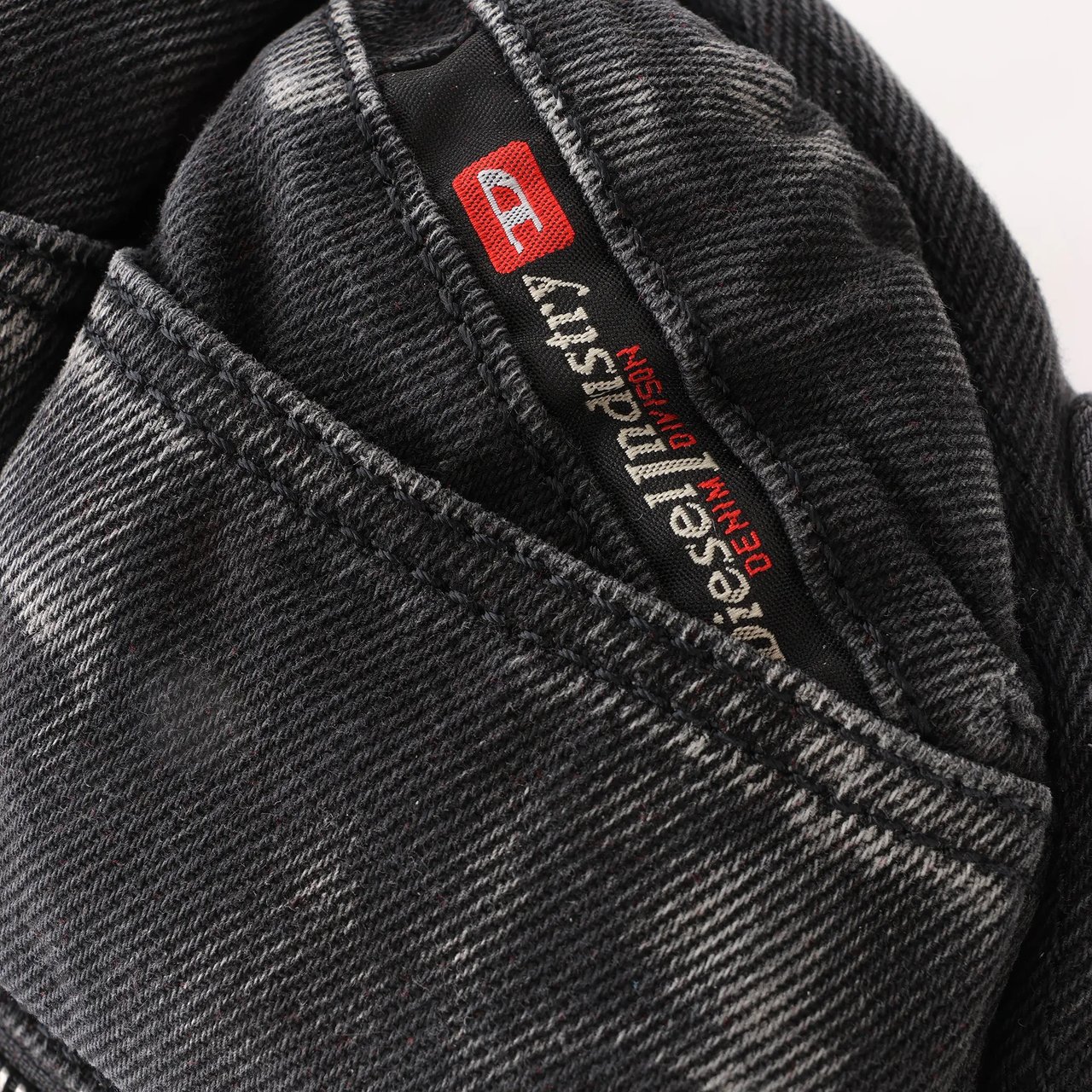 Diesel Multi-Pkts Multipocket Washed Denim Crossbody bag in Gray Grijs
